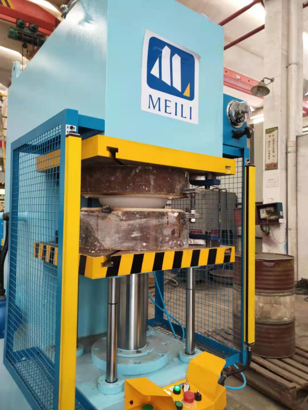 Pot Machine 63T Clay Pot Manufacturing Machine 630KN 25Mpa C Frame Servo System